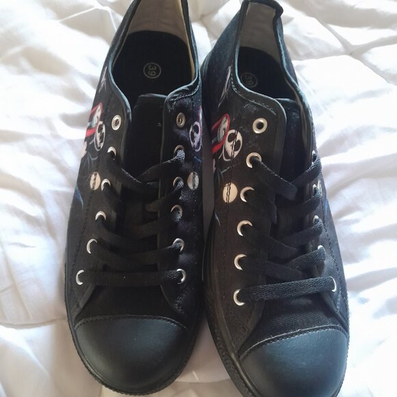 Women's Nightmare before Christmas shoes size 8 - Picture 2 of 5